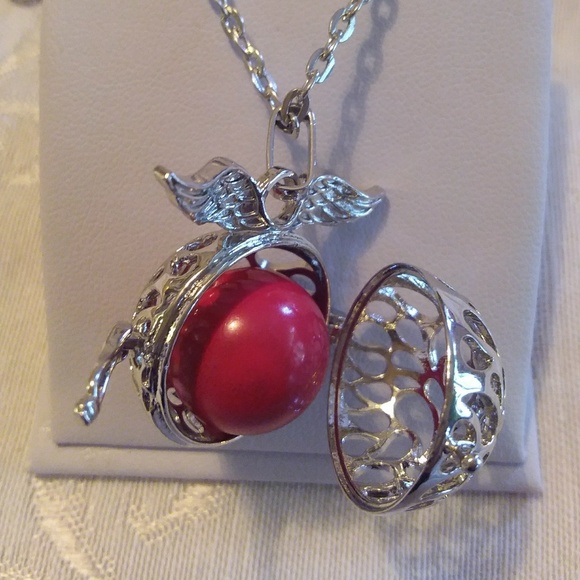 Winged Angel caller necklace - Picture 3 of 4